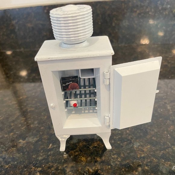 Dollhouse Metal Antique Monitor Top Refrigerator - with removable door and racks - Picture 8 of 11